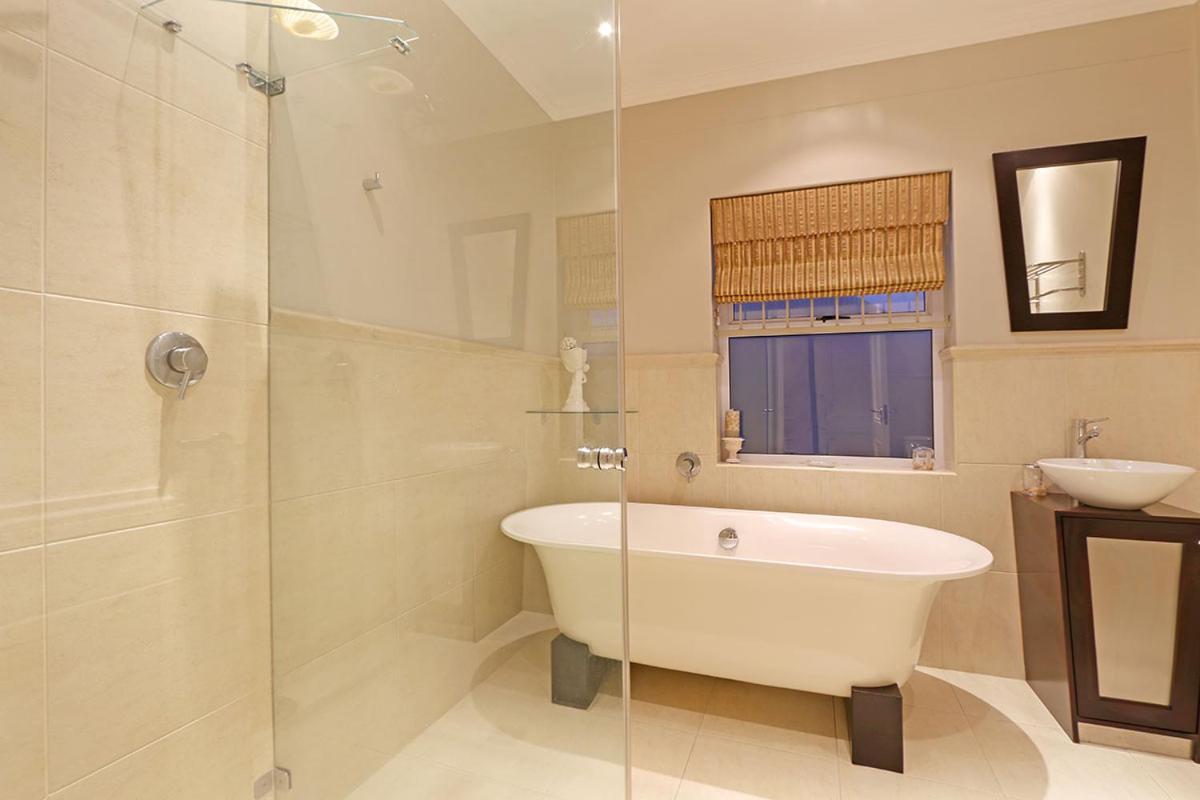Villa Bayview 30 By Hostagents Bloubergstrand Esterno foto
